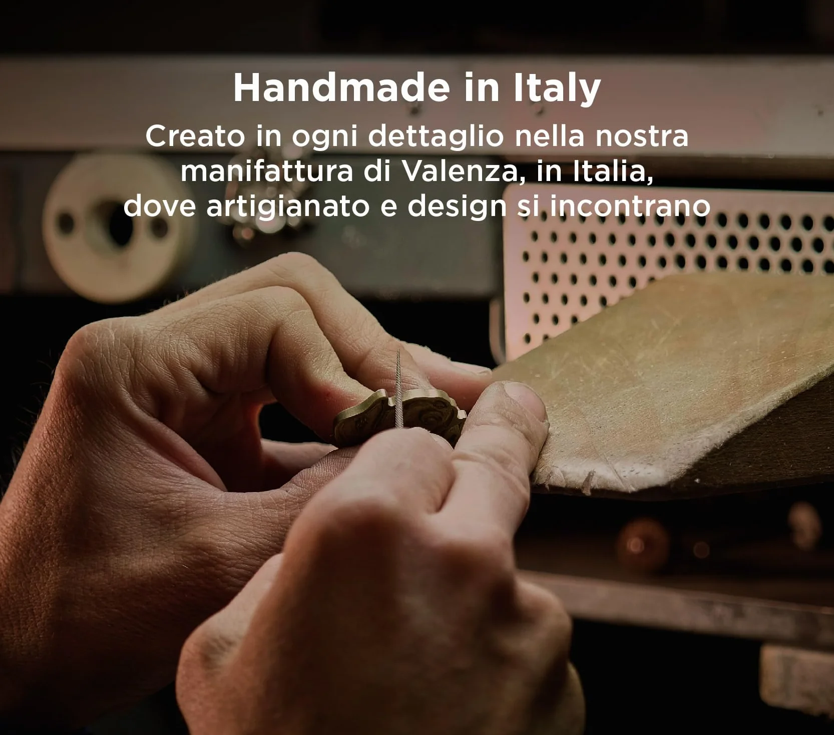 MyFamily Medaglietta per Cane Personalizzata Made in Italy, Targhetta Cane con Incisione Gratis, Smaltata a Mano in Metallo, Collezione Basic Handmade