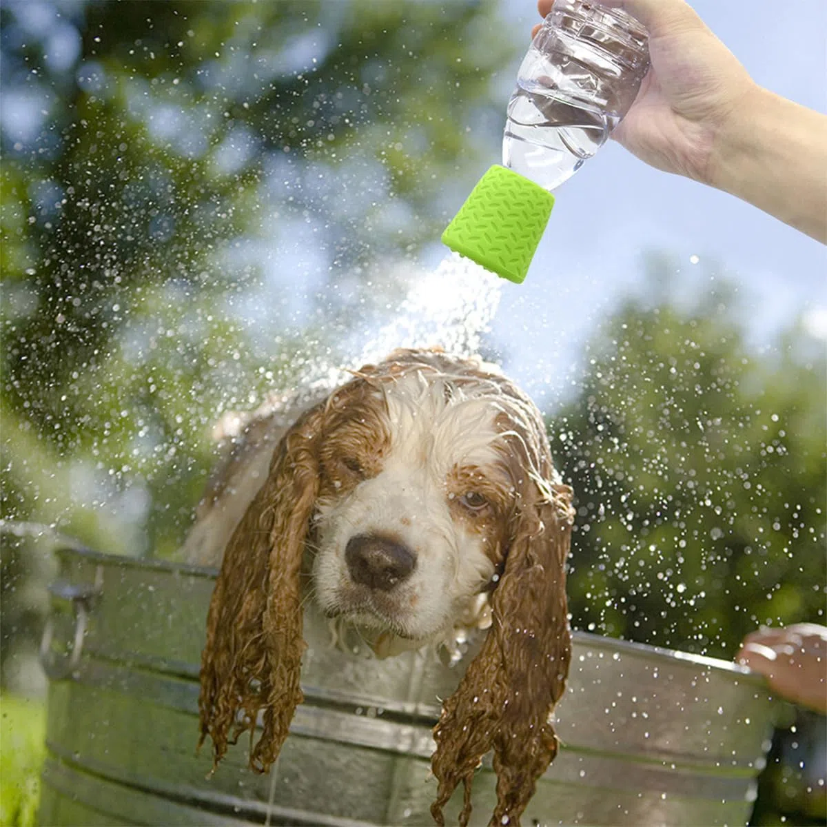 Soffione Doccia per Cani da Esterno, Confezione da 2, Attacco per Bottiglia per soffione Doccia Portatile per Cani, Accessori per spruzzatore d'Acqua, Doccia da Viaggio