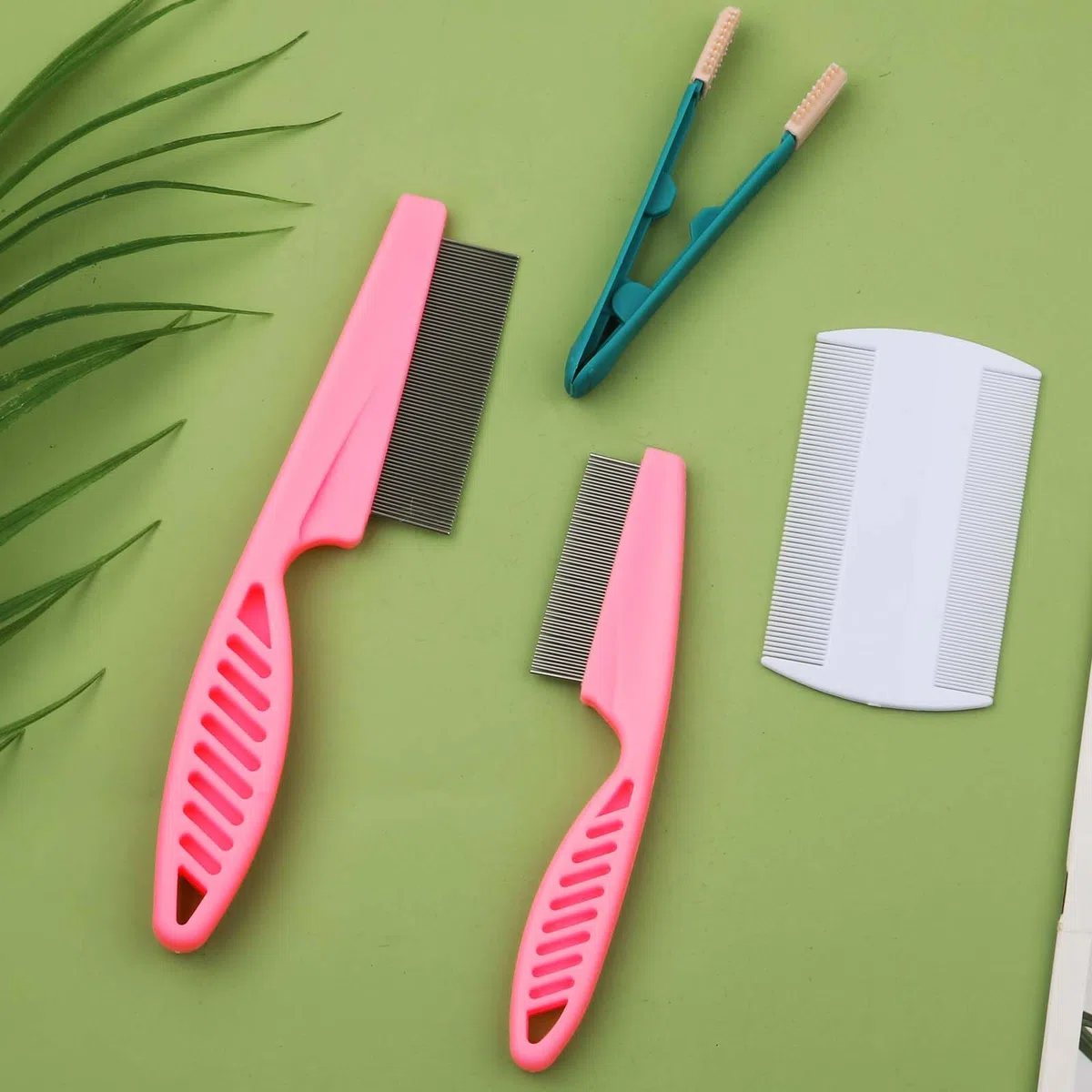 NQEUEPN 4pz Pettine Antipulci Cani Gatti, Denti Fini Pettine per Pidocchi Rimozione Macchie Lacrime Plastica Acciaio Inossidabile Pulizia Magica Peli Domestici Strumenti Toelettatura Spazzola(Rosa)