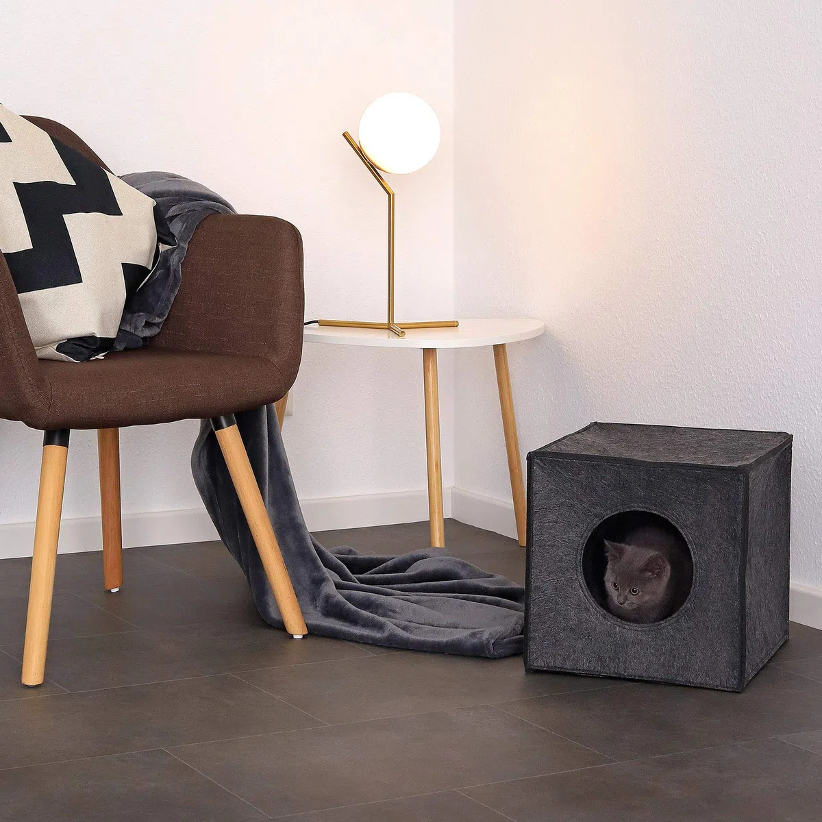 lionto Tana per gatti in feltro stabile adatta a scaffali e sistemi modulari, 33x37x33 cm, cuccia pieghevole a cubo autoportante, facile da pulire, senza cuscino accogliente, grigio scuro